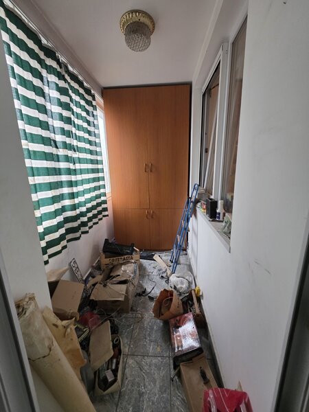 Titan, 10 minute metrou Costin Georgian, la piata Minis, 2 gr sanitare,